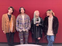 左から藤田亮介、Ayase、中村未来、松本駿介。