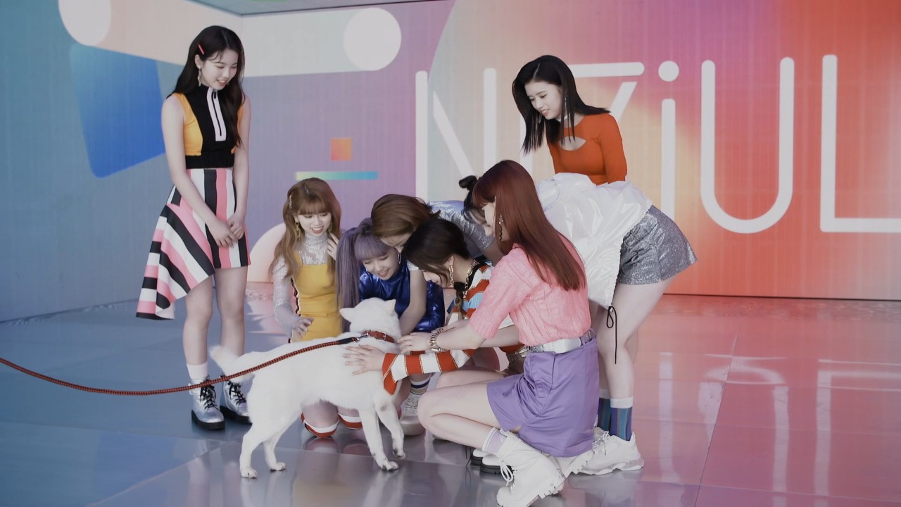 NiziUメイキング写真。