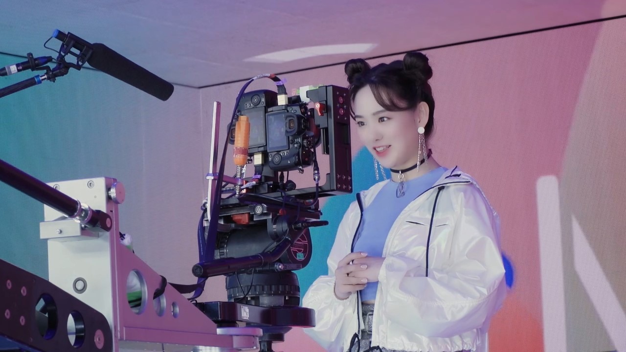 NiziUメイキング写真。