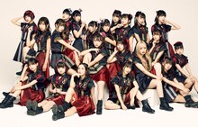 アイドルカレッジ。中央が石塚汐花。