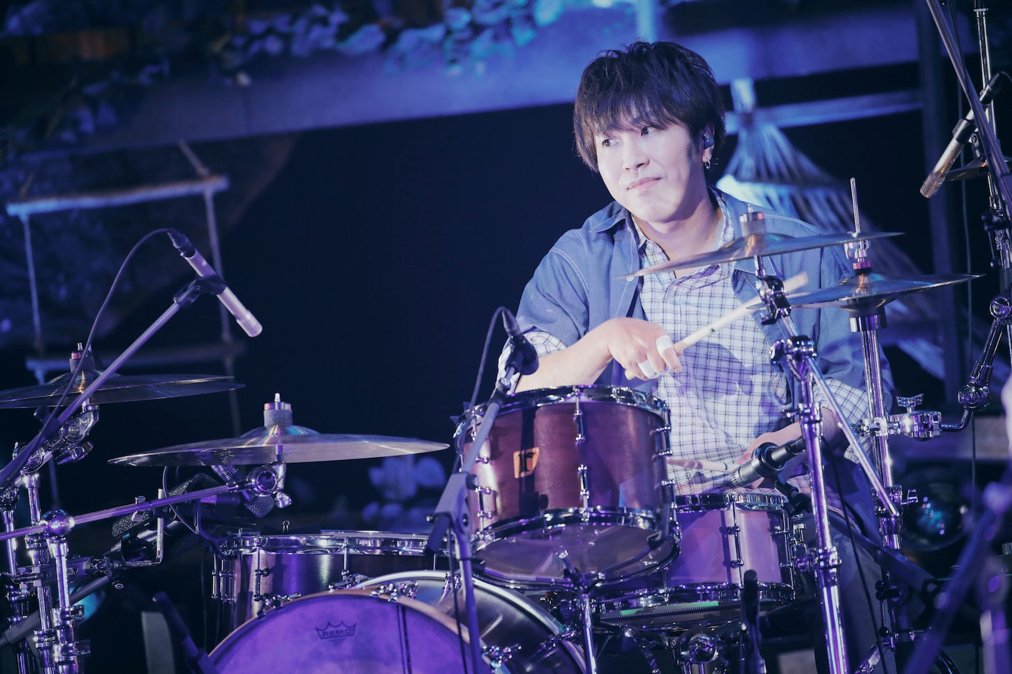 荒井智之（Dr, Cho）（撮影：山川哲矢）