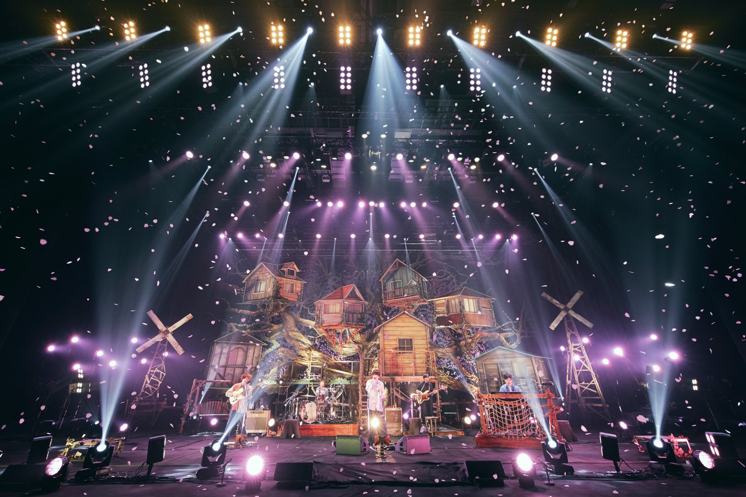 「sumika Live Tour 2020-2021 -Daily's Lamp-」の様子。（撮影：山川哲矢）