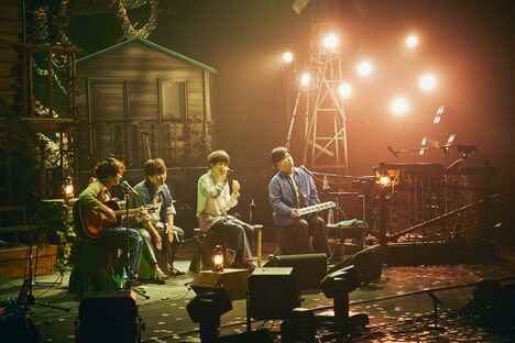 「sumika Live Tour 2020-2021 -Daily's Lamp-」の様子。（撮影：山川哲矢）