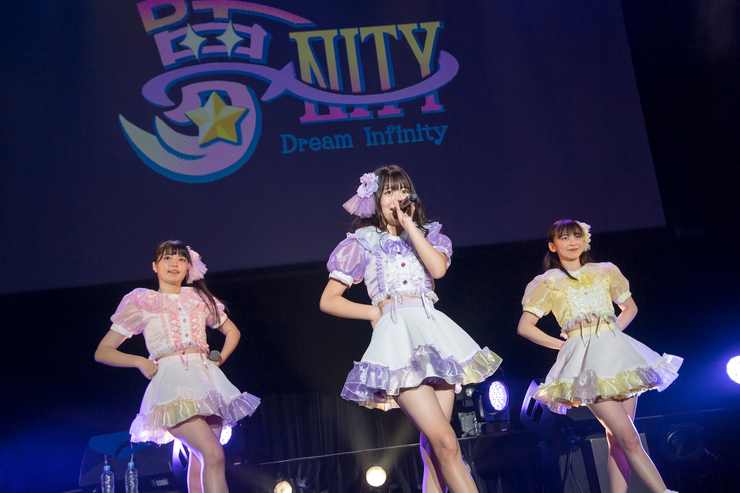 「夢∞NITY DEBUT LIVE」の様子。（写真提供：ムービンオンユニット）