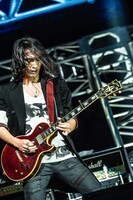 鈴木重伸（THE ORAL CIGARETTES）（撮影：ハタサトシ）