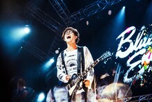 田邊駿一（BLUE ENCOUNT）（撮影：浜野カズシ）