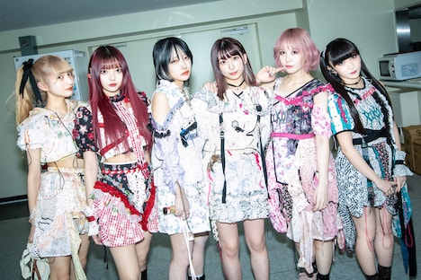 ZOC「ZOC NEVER TRUST ZOC FINAL」より、バックステージでのZOC。(Photo by Masayo)