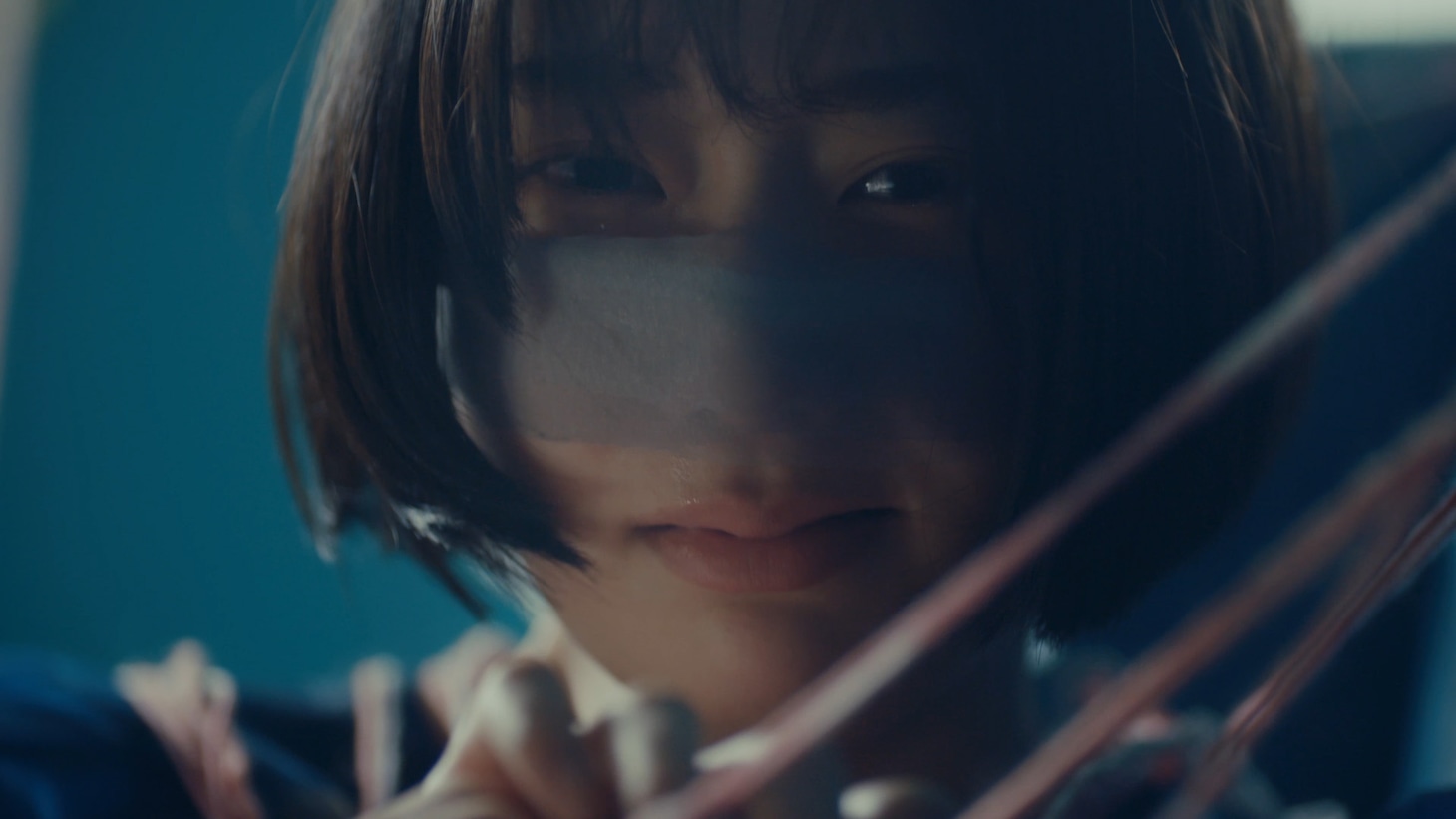 三月のパンタシア「君をもっと知りたくない」ミュージックビデオより。