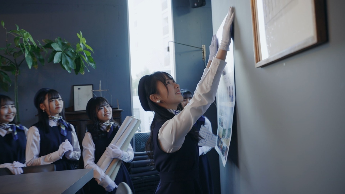 STU48「僕はこの海を眺めてる」ミュージックビデオより。