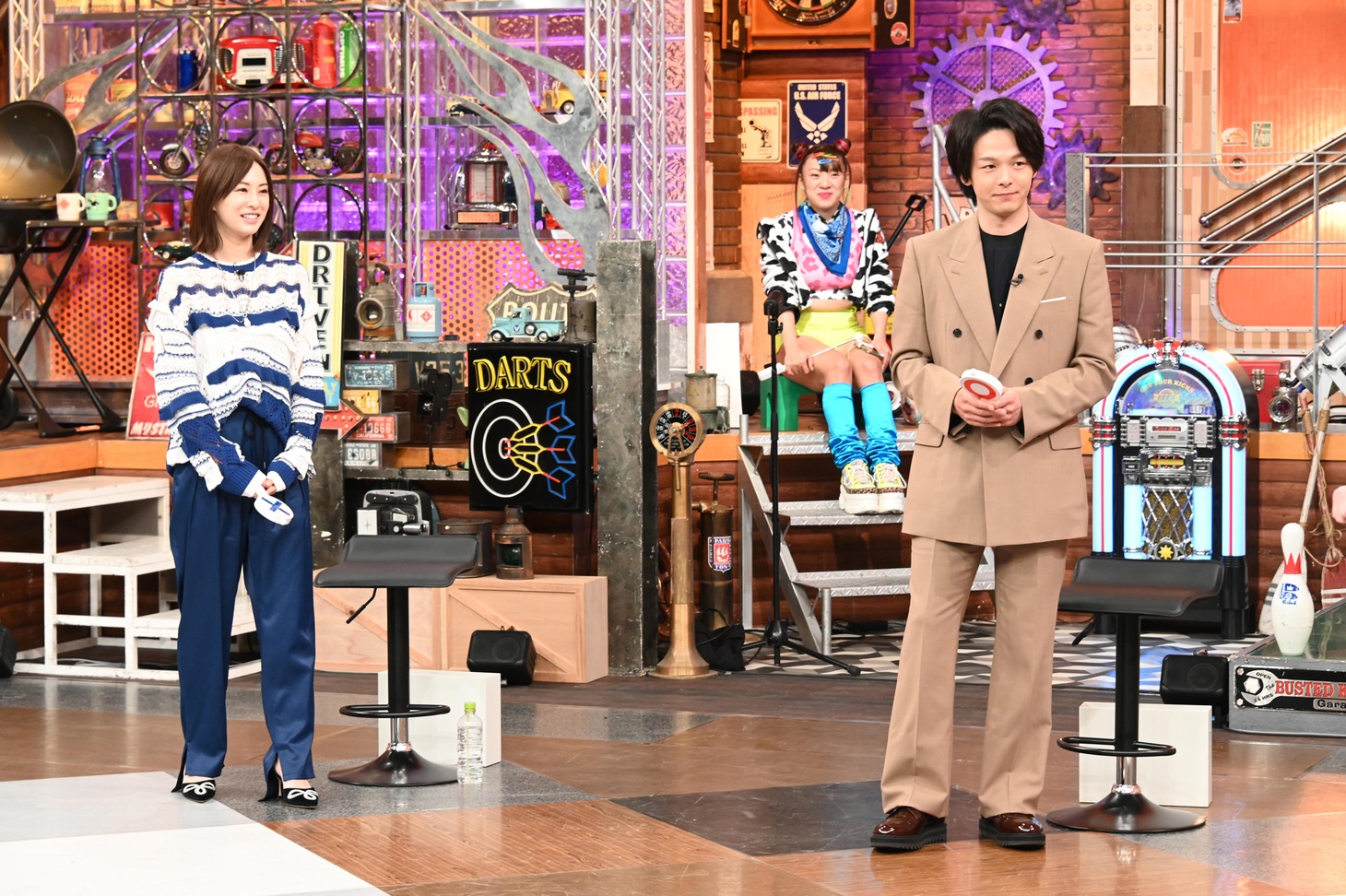 左から北川景子、中村倫也。(c)日本テレビ