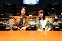 左から大橋トリオ、上白石萌音。