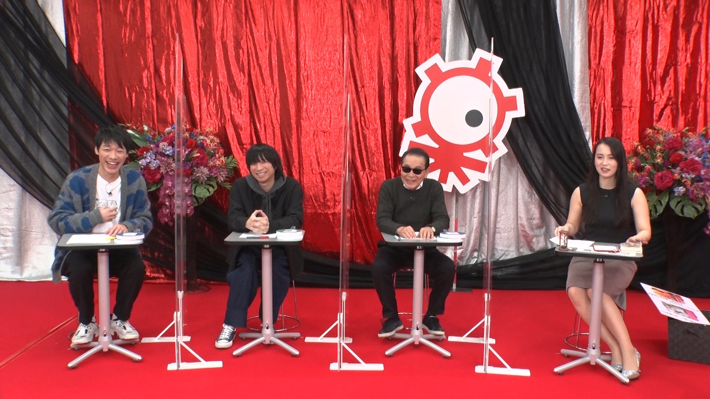 左から川島明（麒麟）、尾崎世界観（クリープハイプ）、タモリ、薄井しお里。(c)テレビ朝日