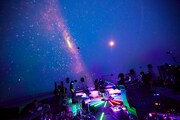 indigo la Endが星空に包まれながら共有した「夜行秘密」