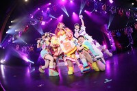 でんぱ組.inc「ウルトラ☆マキシマム☆ポジティブ☆ストーリー!! ～バビュッといくよ未来にね☆～」の様子。（撮影：チェリーマン）