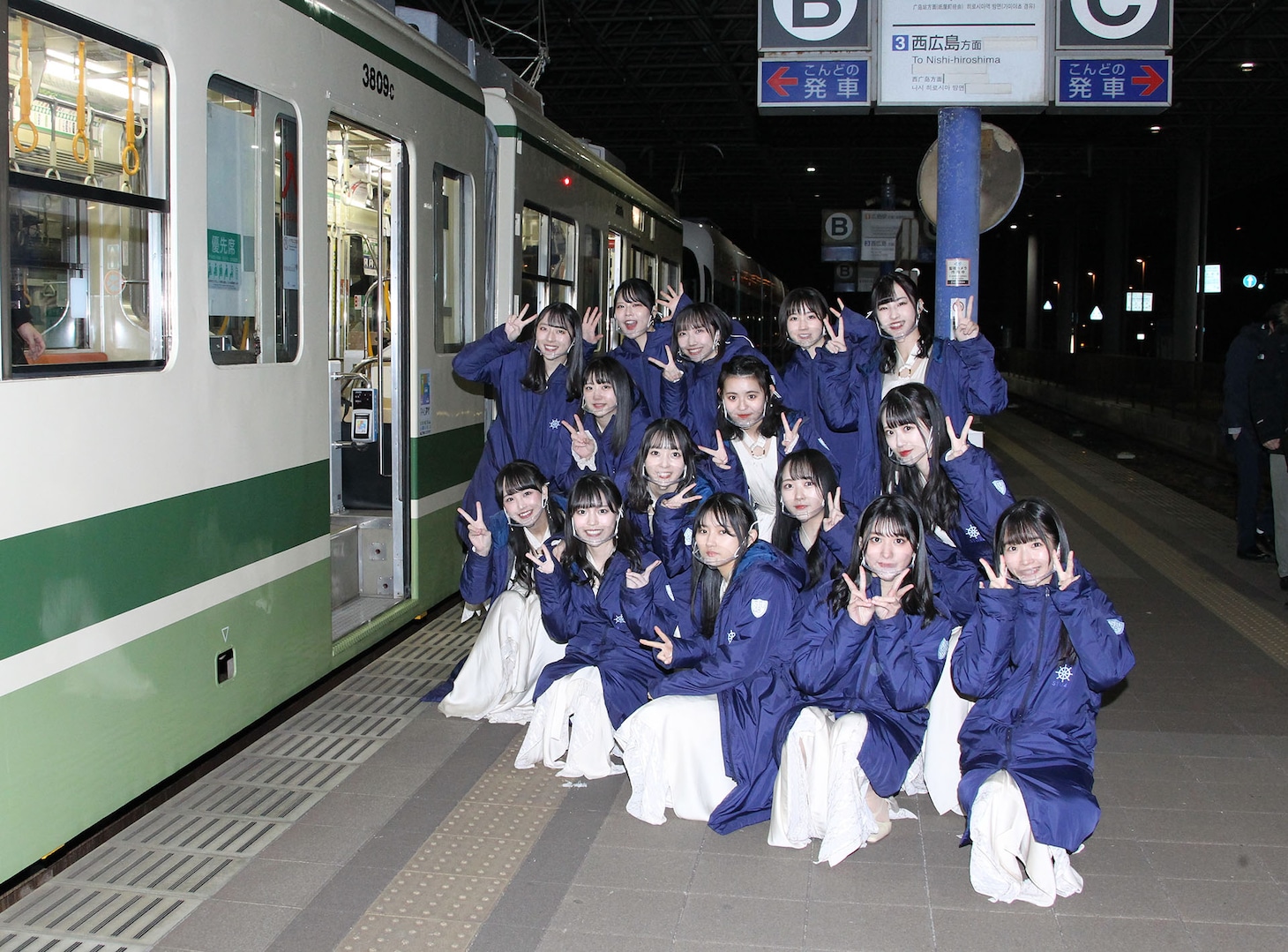 STU48「独り言で語るくらいなら」の選抜メンバー。(c)STU/KING RECORDS