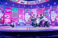 JO1「STARLIGHT DELUXE」の様子。 (c) LAPONE ENTERTAINMENT