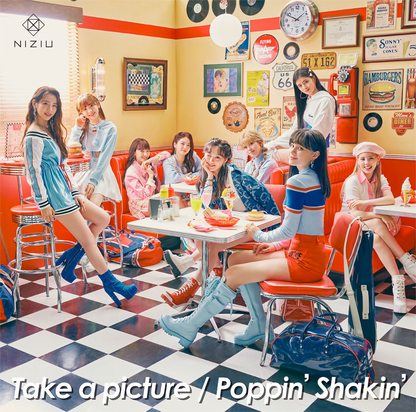 人気画像1位は「NiziU新曲『Poppin' Shakin'』先行配信スタート、シングルジャケット3仕様も公開」より、NiziU「Take a picture / Poppin' Shakin'」初回限定盤Bジャケット。