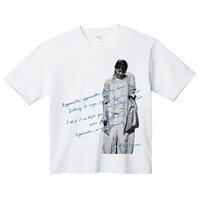 小泉今日子「唄うコイズミさん 筒美京平リスペクト編」グッズのTシャツ。