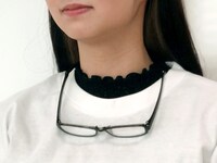 小泉今日子「唄うコイズミさん 筒美京平リスペクト編」グッズのリーディンググラス。