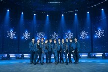 JO1「STARLIGHT DELUXE」の様子。 (c) LAPONE ENTERTAINMENT