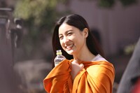 「い・ろ・は・す 天然水」テレビCM「一滴一滴森が育んだ天然水」編よりメイキング映像。