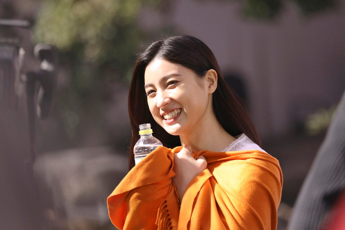 「い・ろ・は・す 天然水」テレビCM「一滴一滴森が育んだ天然水」編よりメイキング映像。