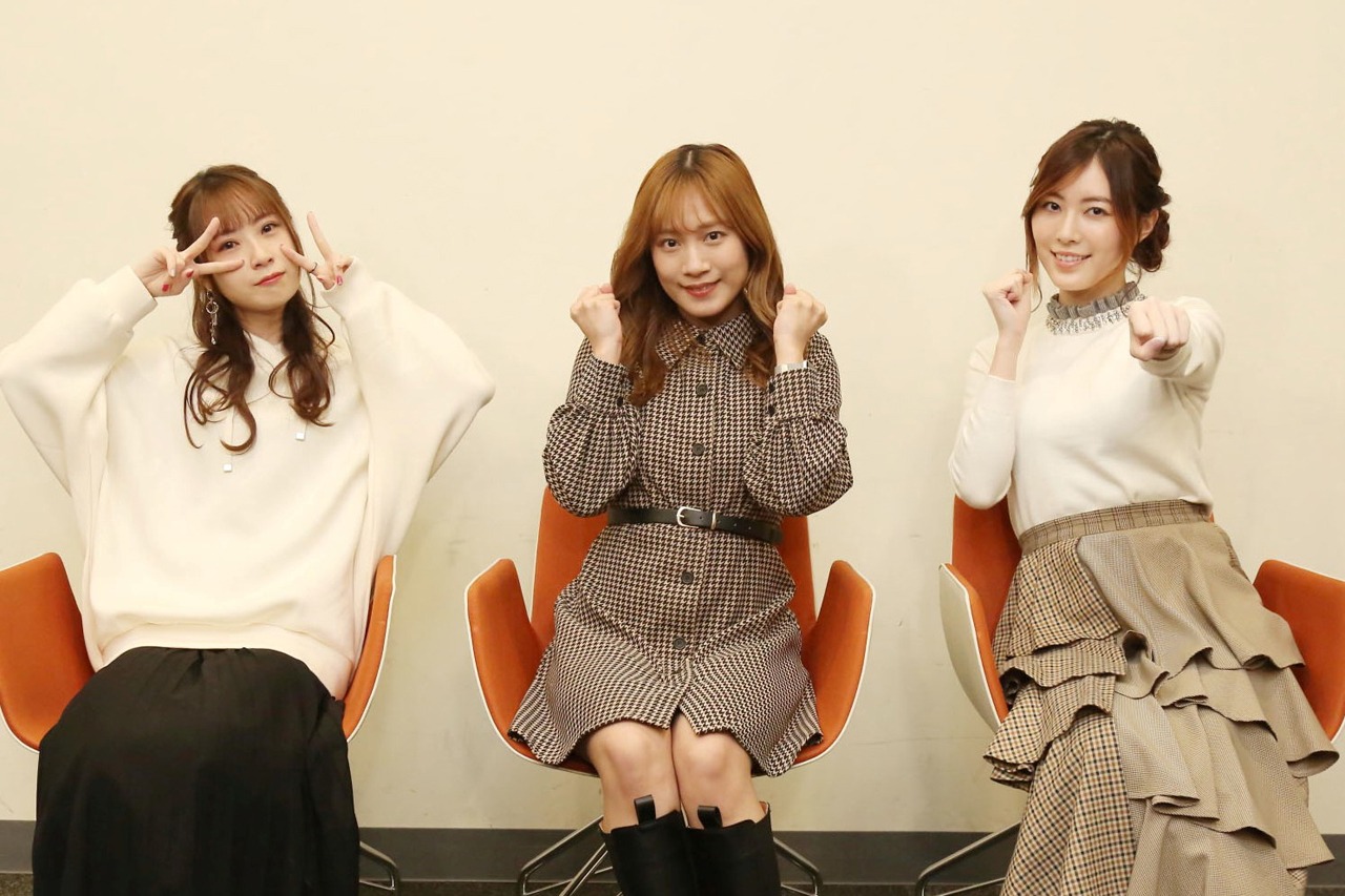 左から高柳明音、斉藤真木子、松井珠理奈。