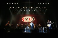 真心ブラザーズ「はしゃぎすぎてる春の大人さ 2020」の様子。（撮影：森久）