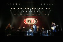 真心ブラザーズ「はしゃぎすぎてる春の大人さ 2020」の様子。（撮影：森久）