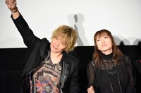 左から遠藤正明、奥井雅美。