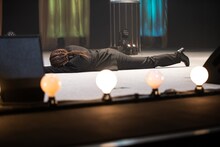 うなだれる中山莉子。