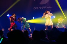 「クマリデパート6thワンマンライブおいでよ！こころのデパート『宇宙規模のアイを叫ぶ！-終わらない餅つき大会の後に-』」の様子。（Photo by Jumpei Yamada）