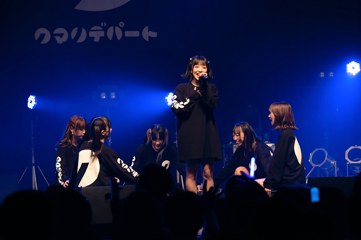 「クマリデパート6thワンマンライブおいでよ！こころのデパート『宇宙規模のアイを叫ぶ！-終わらない餅つき大会の後に-』」の様子。（Photo by Jumpei Yamada）