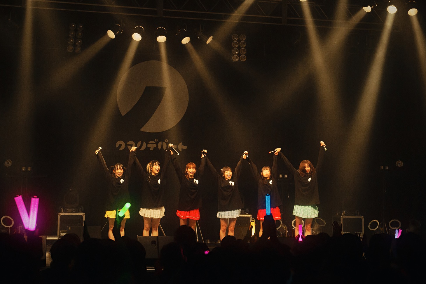 「クマリデパート6thワンマンライブおいでよ！こころのデパート『宇宙規模のアイを叫ぶ！-終わらない餅つき大会の後に-』」の様子。（Photo by Jumpei Yamada）