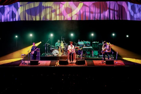 GRAPEVINEの過去のライブの様子。（Photo by Fujii Taku）