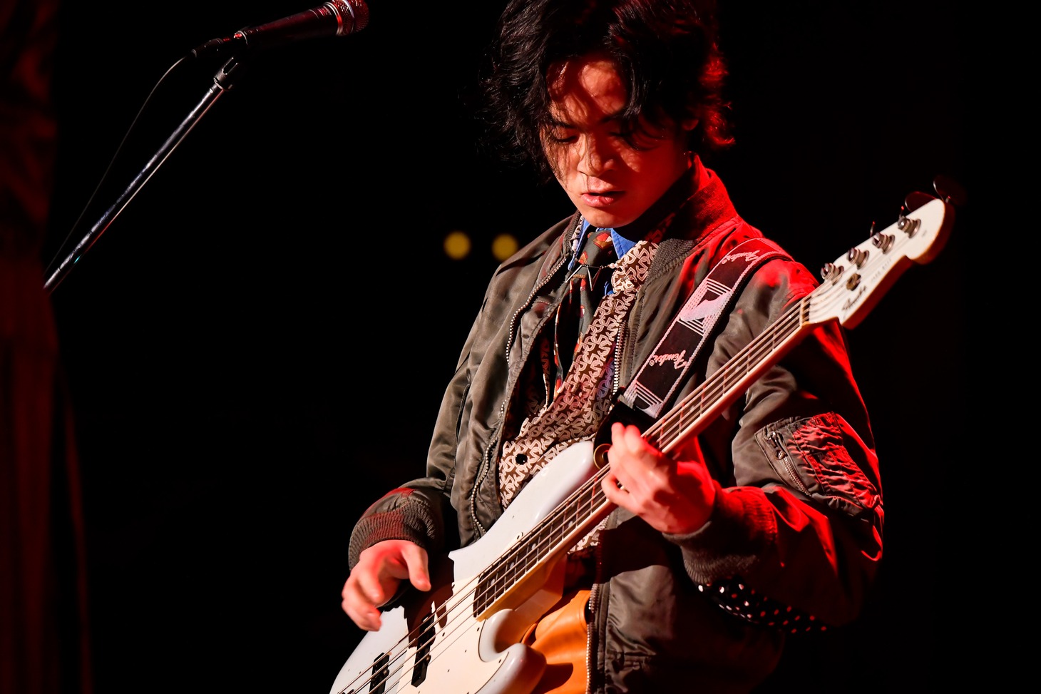 穴見真吾（緑黄色社会）（Photo by AZUSA TAKADA）