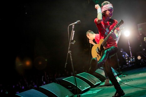 「ザ・クロマニヨンズ MUD SHAKES 2021」の様子。（撮影：柴田恵理）