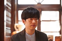 DJ 松永（Creepy Nuts）(c)「生きるとか死ぬとか父親とか」製作委員会