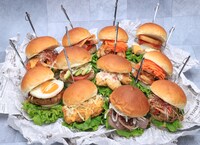 THE BOYZがプロデュースした11種類のハンバーガー。