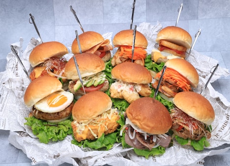 THE BOYZがプロデュースした11種類のハンバーガー。