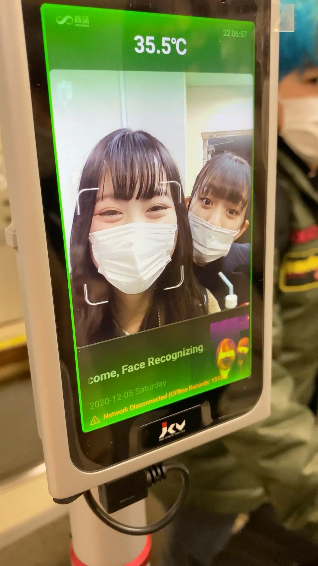 NELN「しおさい」ミュージックビデオより。