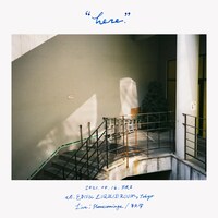 「"here"」告知ビジュアル