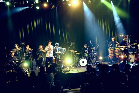 SOMETIME'S「TO"N"ARI」アンコールの様子。（撮影：後藤壮太郎）