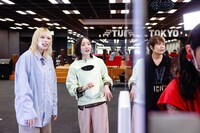 その手さばきに衝撃を受ける3人。