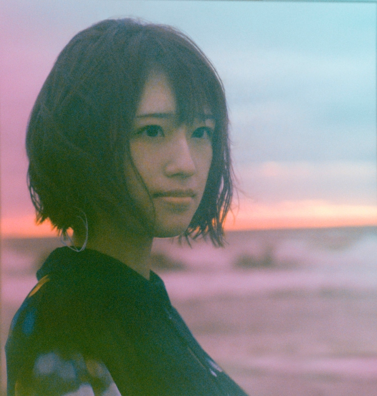 高橋李依 本日発売ソロ音源より U撃つ Mv公開 動画あり 音楽ナタリー