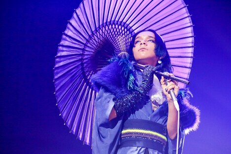 アヴちゃん（Vo）（撮影：森好弘）