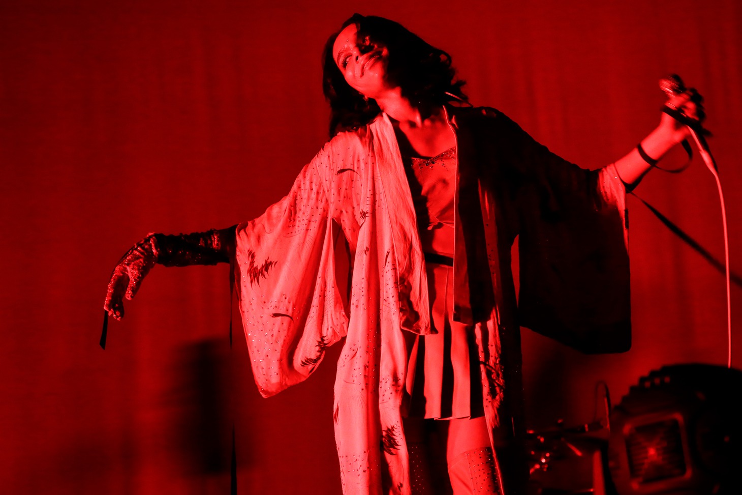 アヴちゃん（Vo）（撮影：森好弘）