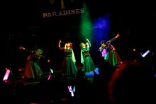 PARADISES（Photo by sotobayashi kenta）