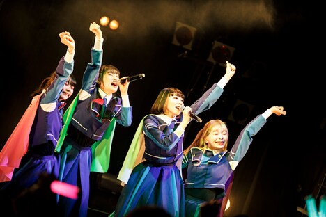 PARADISES（Photo by sotobayashi kenta）