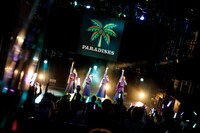 PARADISES（Photo by sotobayashi kenta）